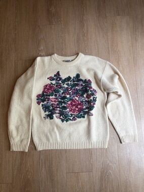 Vintage Wool Northern Reflections Cream Sweater Pink & Green Floral Pattern